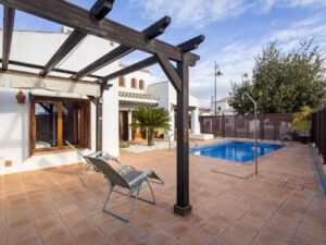Chalet en venta en EL VALLE GOLF RESORT, BAÑOS Y MENDIGO