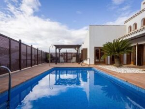 Chalet en venta en EL VALLE GOLF RESORT, BAÑOS Y MENDIGO