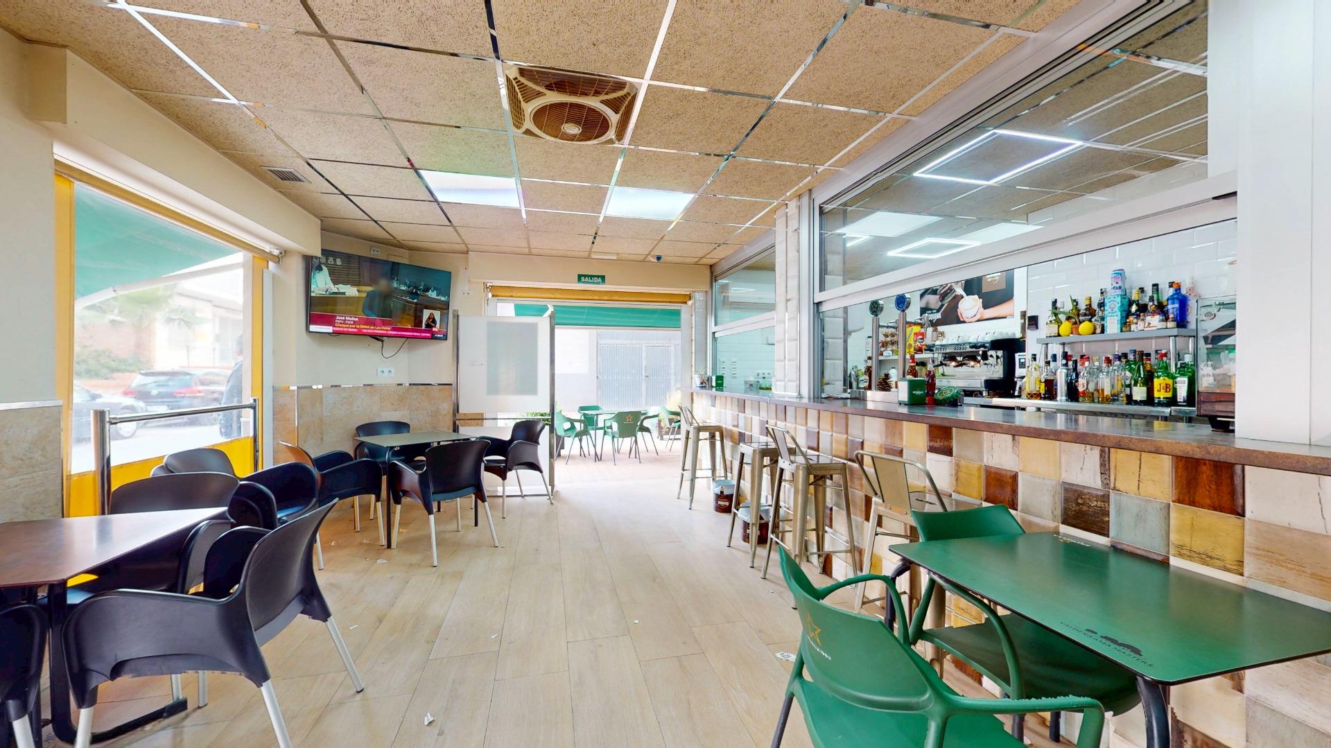 Local comercial en venta en Instituto, Alcantarilla
