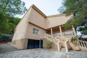 Villa de Lujo en venta en La charca 2, Totana