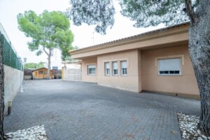 Villa de Lujo en venta en La charca 2, Totana