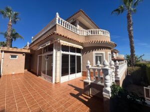 Chalet en venta en Los Balcones - Los Altos del Edén, Torrevieja